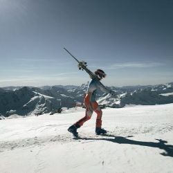 commerce de vente et location de skis et articles de sport d'hiver a remettre en suisse romande